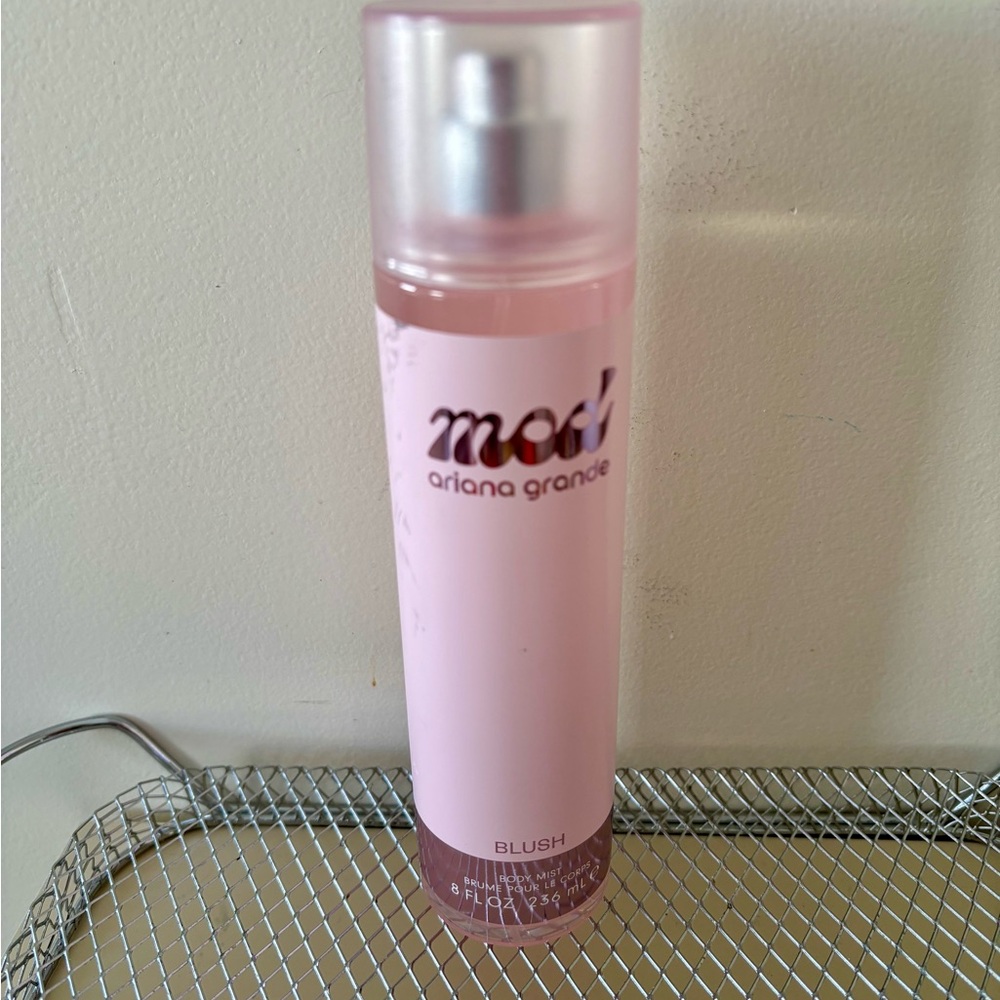 Ariana Grande Mod Blush Body Spray